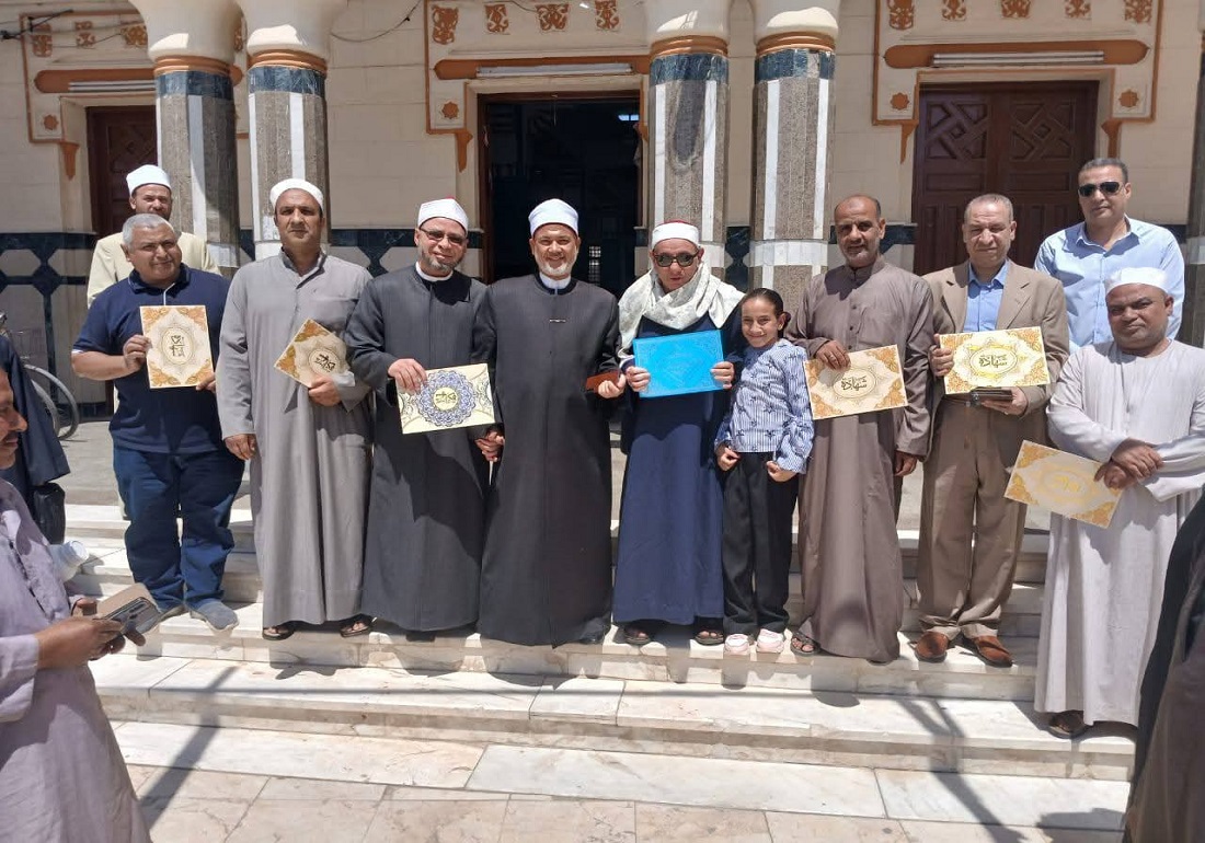 تكريم المتميزين في العمل الدعوي والإداري بالأوقاف